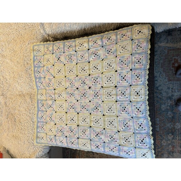 2 Items VINTAGE Hand Made Crochet Granny Square Blanket 42”x42” & Quilted Pillow - Picture 3 of 6